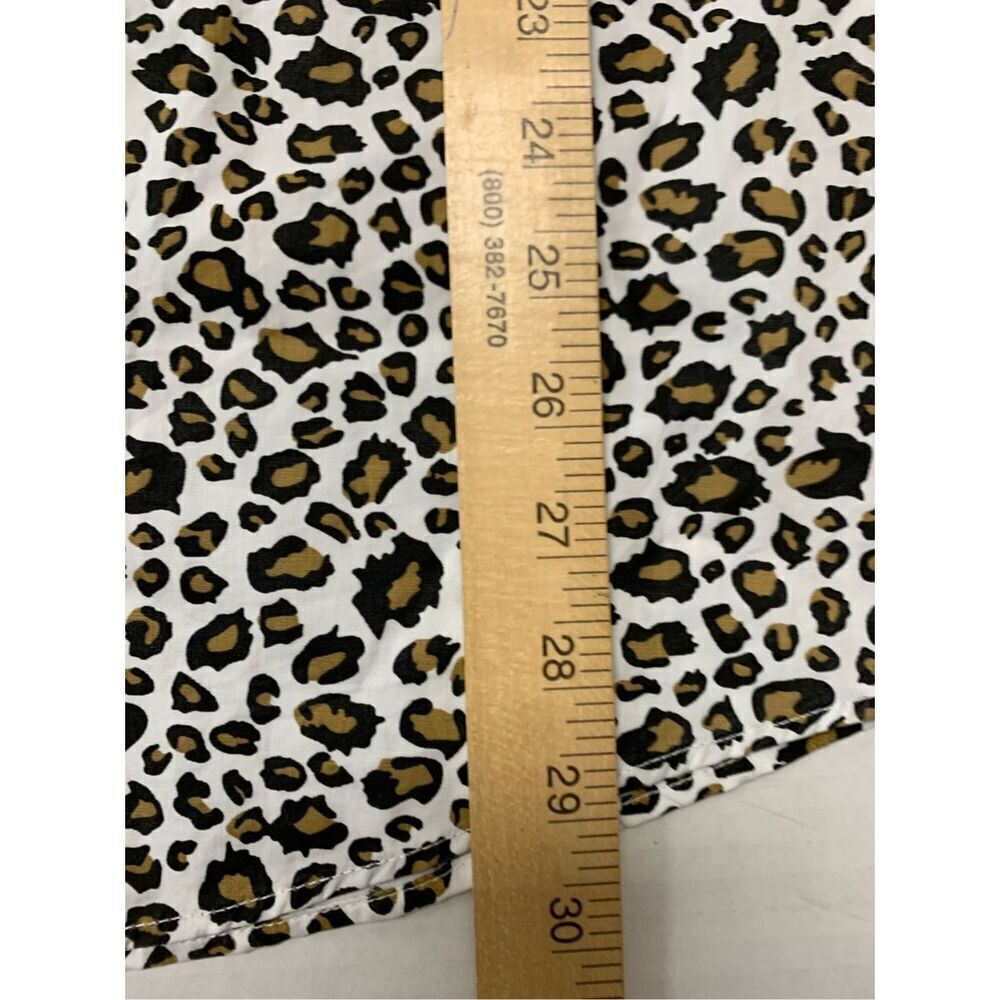 Cheetah Patterned Button Down Top - Picture 8 of 8